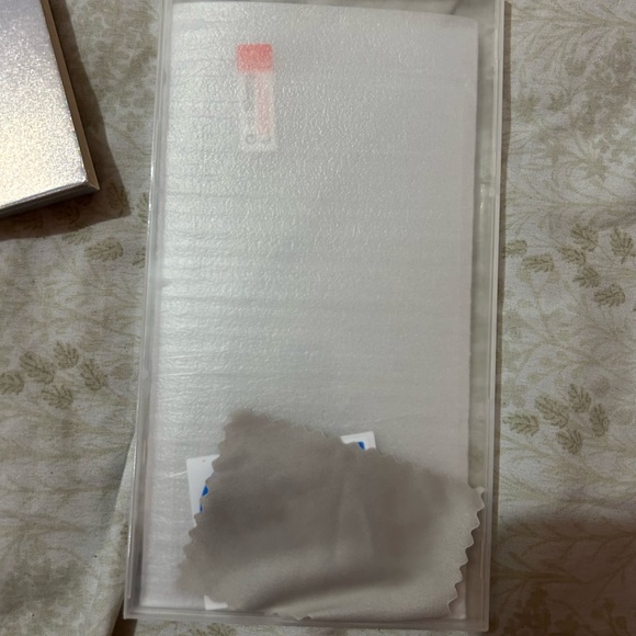 Full cover screen protector - Picture 2 of 4